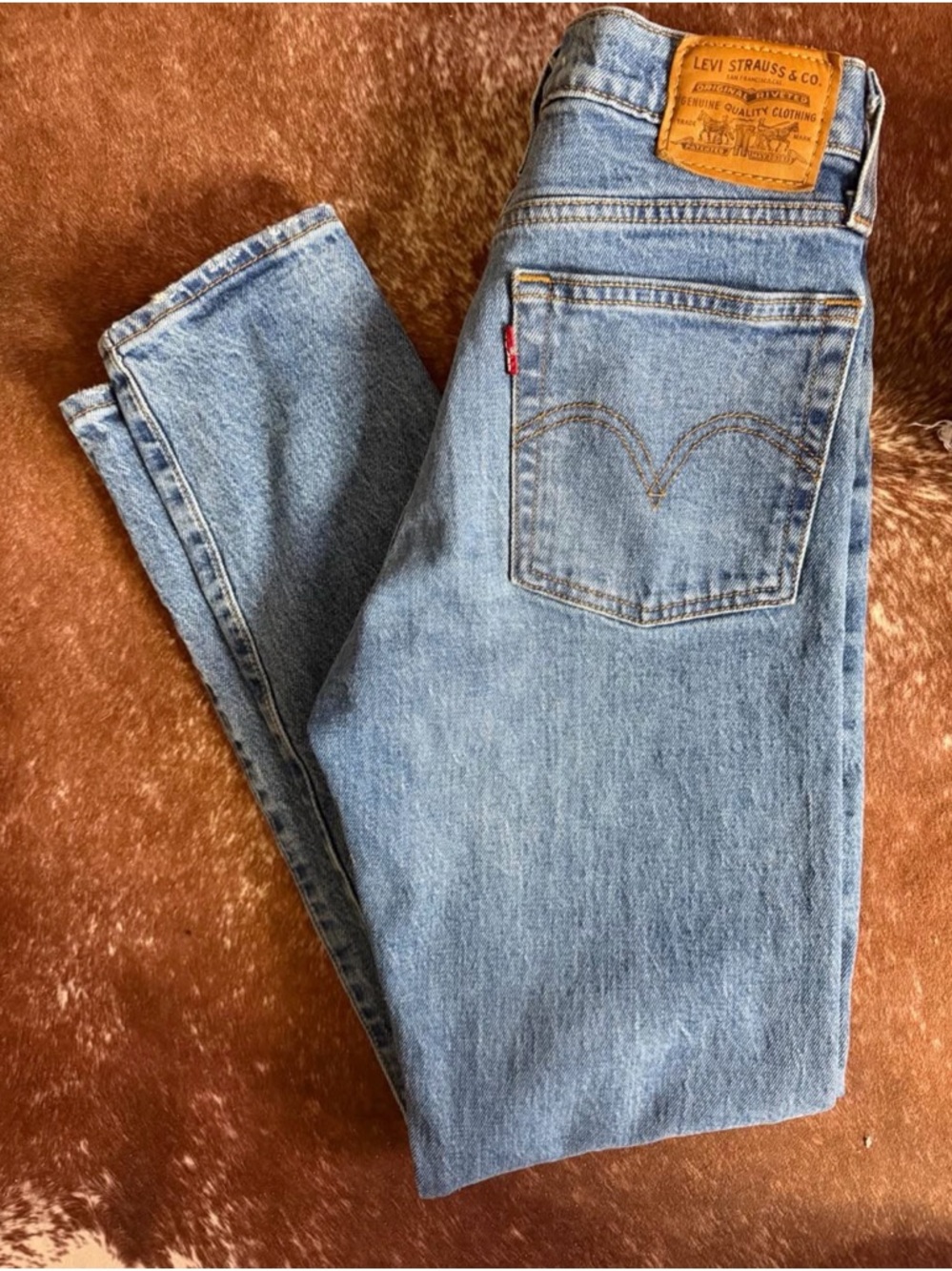 Women’s Levi’s wedgie, size 24